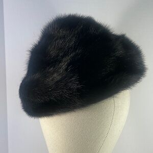 VINTAGE Black Fur Hat Beret. Maybe mink. OHRBACH’S OVAL ROOM. Inside ~ 7 1/2”